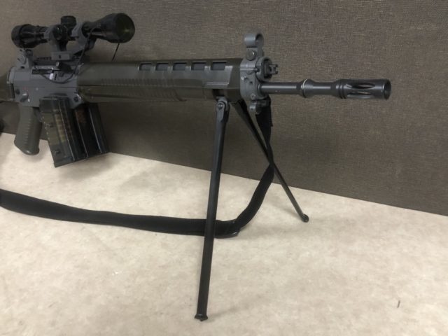 東京マルイ SIG SG550 オートマチックライフル　マガジン一個オマケ