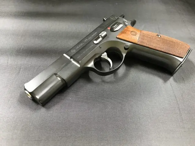 宅配】岐阜県各務原市のガスガン買取実績｜レースガンとしてのCz75の可能性！ MGC 固定スライドカスタムガスガン Cz75 コンセントレーター  ｜くれいも屋