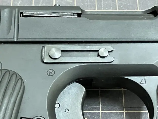 タナカ製 トカレフ TT-33 黒星 モデルガン Amazon | タナカ トカレフ TT-33 ヘビーウェイト モデルガン完成