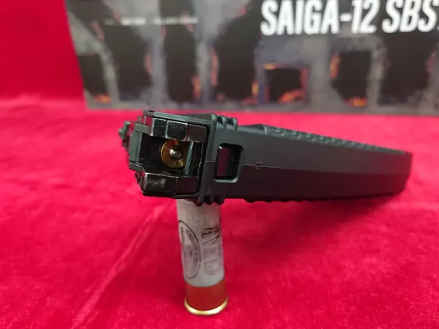 東京マルイ サイガ-12SBS　マガジンバルブ