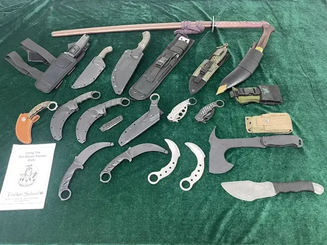 【宅配買取】千葉県浦安市のナイフ買取実績｜カランビットナイフ、サバイバルナイフ各種と、トレーニングナイフ多数