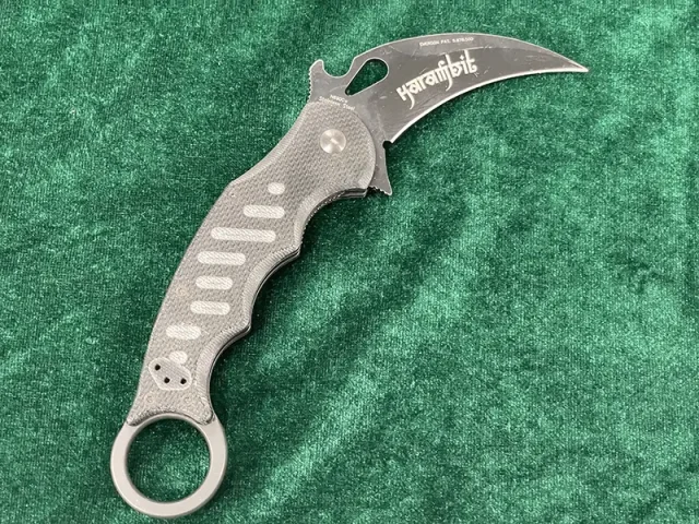 FOX NIVES Mod.479 G10 Karambit　右側面