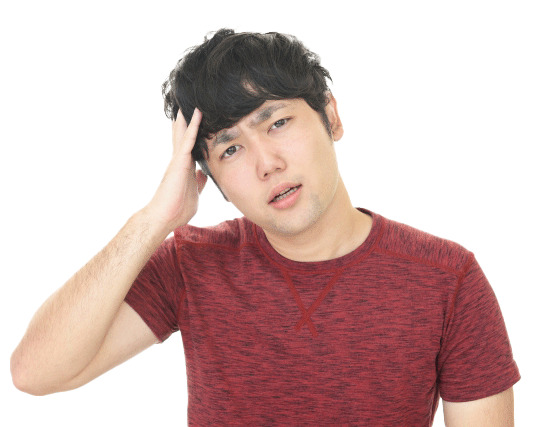 悩む男性
