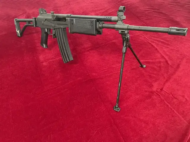 無可動実銃 IMI ガリルARM　バイポッド展開