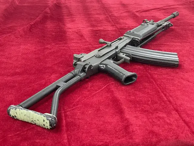 無可動実銃 IMI ガリルARM　右側面