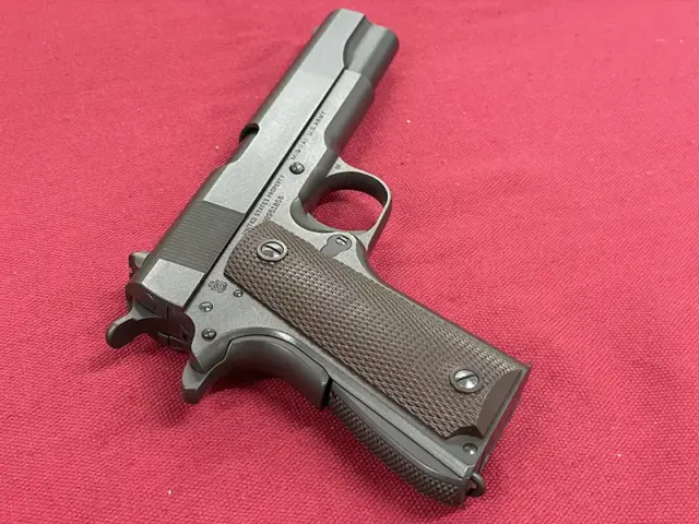 M1911A1ミリタリー 右側面後方