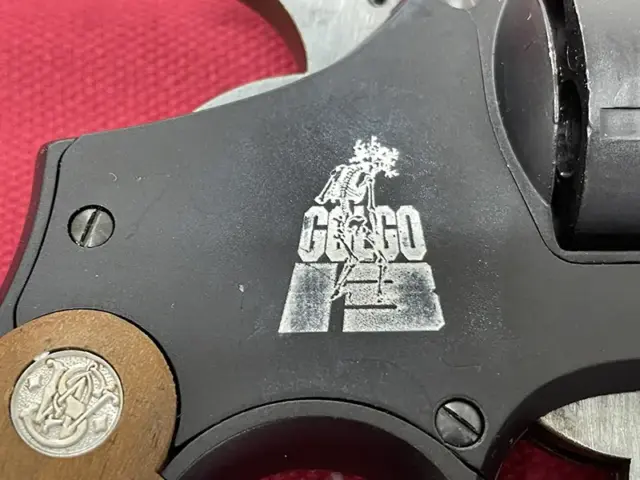 S&W M-10 GOLGO 13 DAVE ARMAMENT COMPANY仕様 作品タイトル刻印