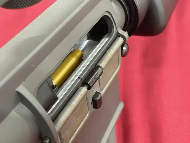 TOP JAPAN EBB　M16VN　イジェクションポート
