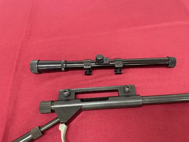 アドベン　ジャッカルの日ライフル スコープ１