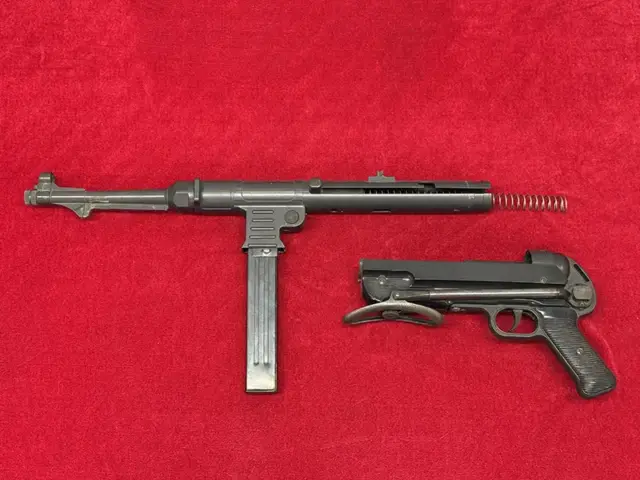 マルシン 金属製モデルガンMP40　分解状態