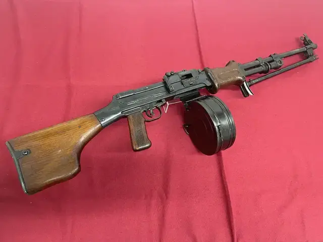 RPD軽機関銃 右側面