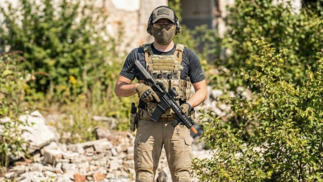 スポーツウェア×タクティカルギアのハイブリッド