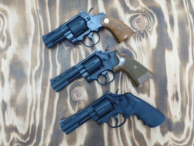 デザインの異なるリボルバー