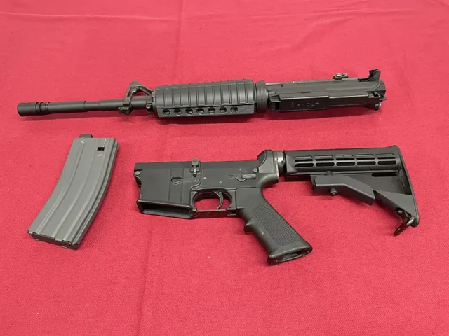 電動ガンEVOLT M4A1 分割状態