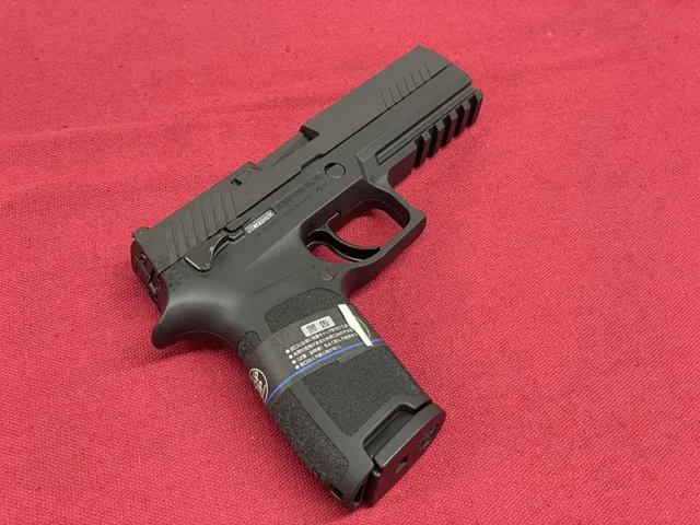 東京マルイ P320 フルサイズ 後部