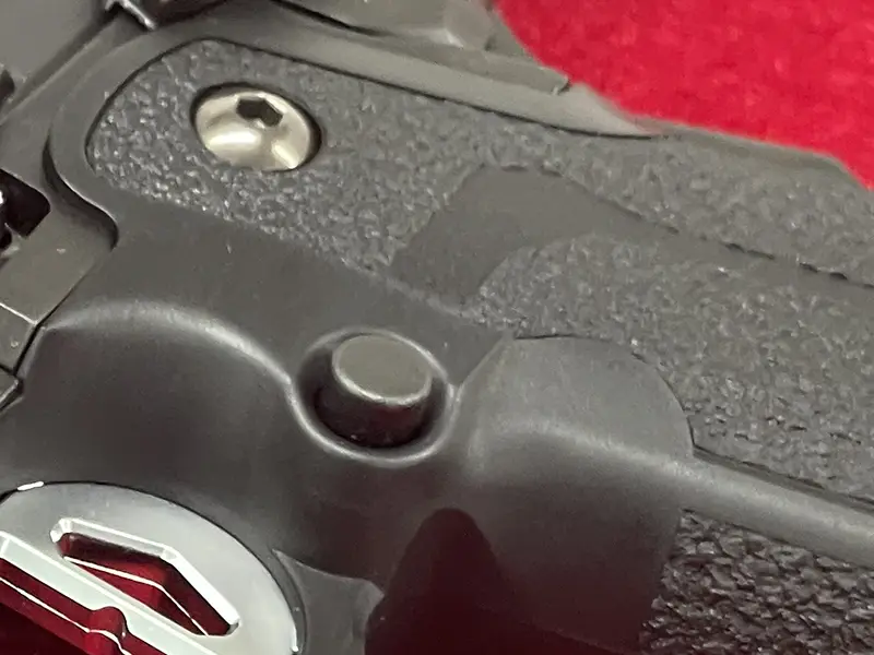 マルイ:ハイキャパ4.3 D.O.R マガジンキャッチボタン