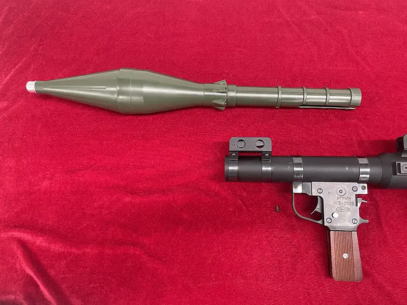 アローダイナミック RPG-7 弾頭パーツと発射器