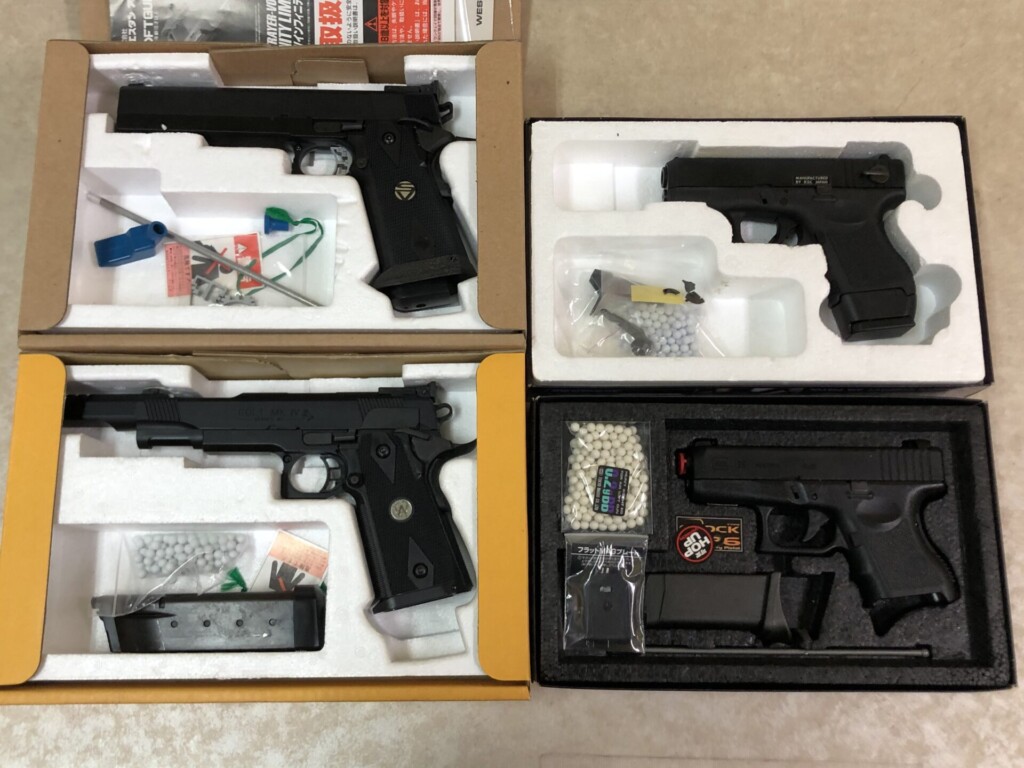 まとめて銃を撮影する
