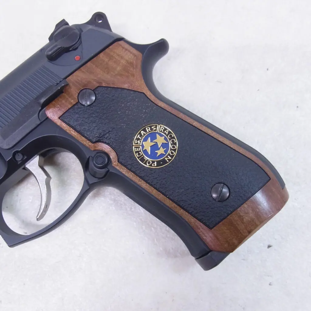 サムライ・エッジ改 M92F/S.T.A.R.S.カスタム〈クリス・レッド